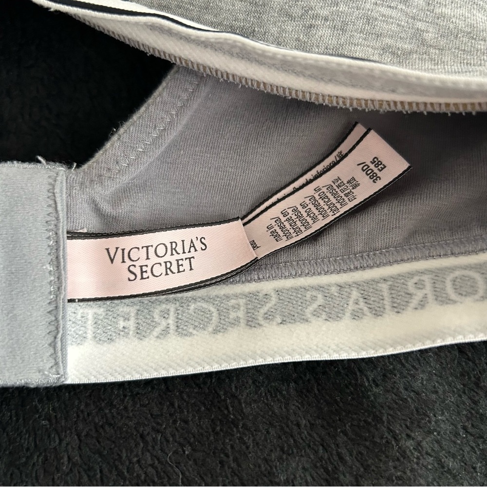 Victorias Secret Gray T-Shirt Lightly Lined Logo Wireless Comfort Bra Size 38DD - Picture 5 of 5